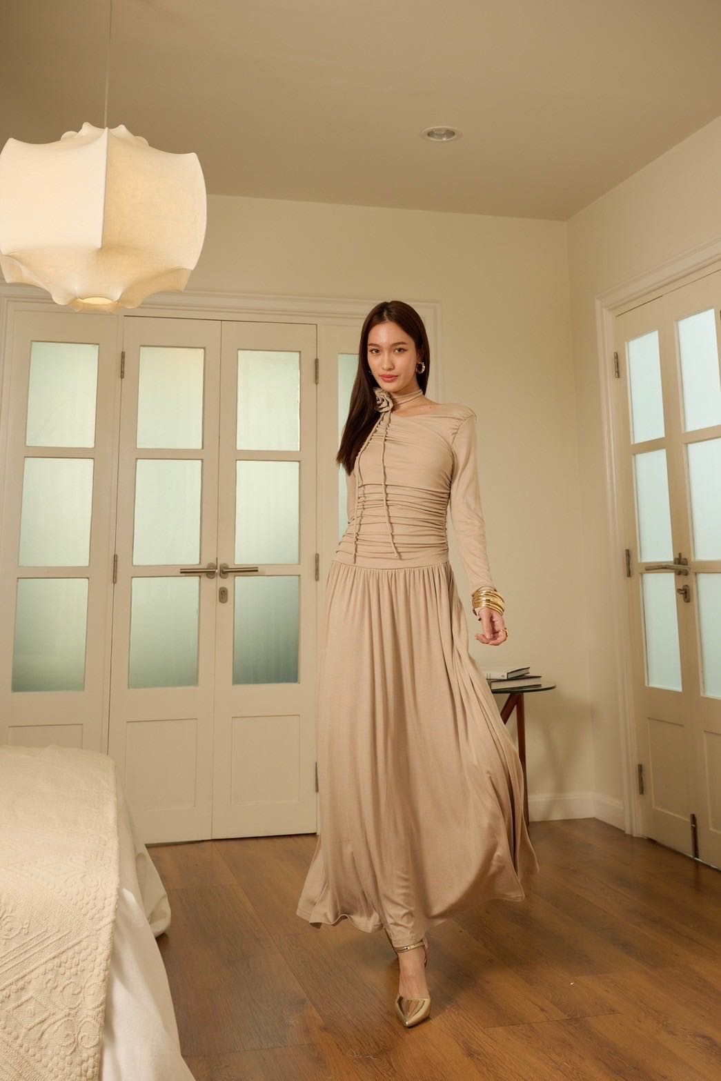 M033 - royal dress