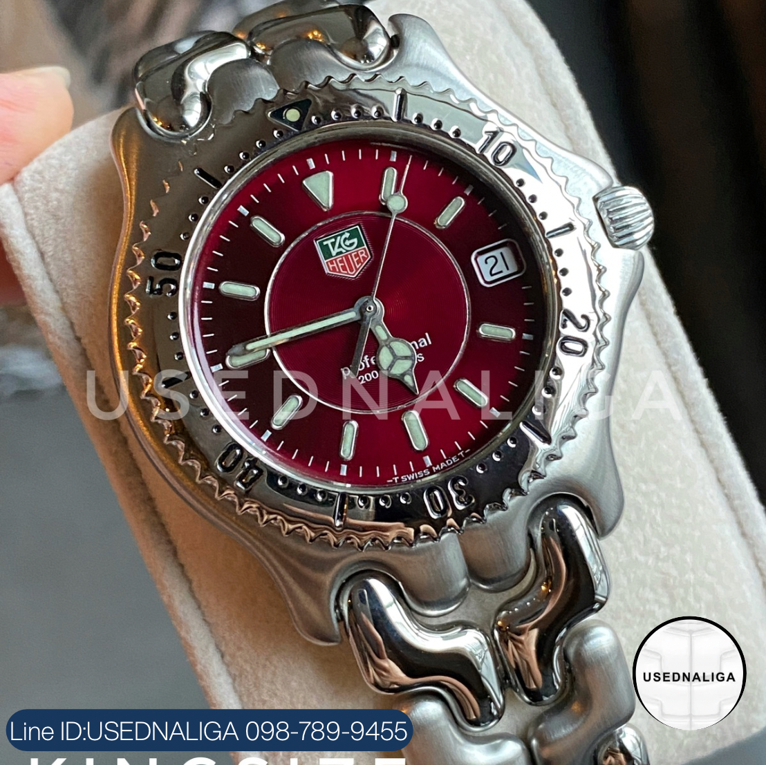 Tag Heuer  หายากมาก สีไวน์แดง หน้าแก้วเล่นแสง คิงไซส์