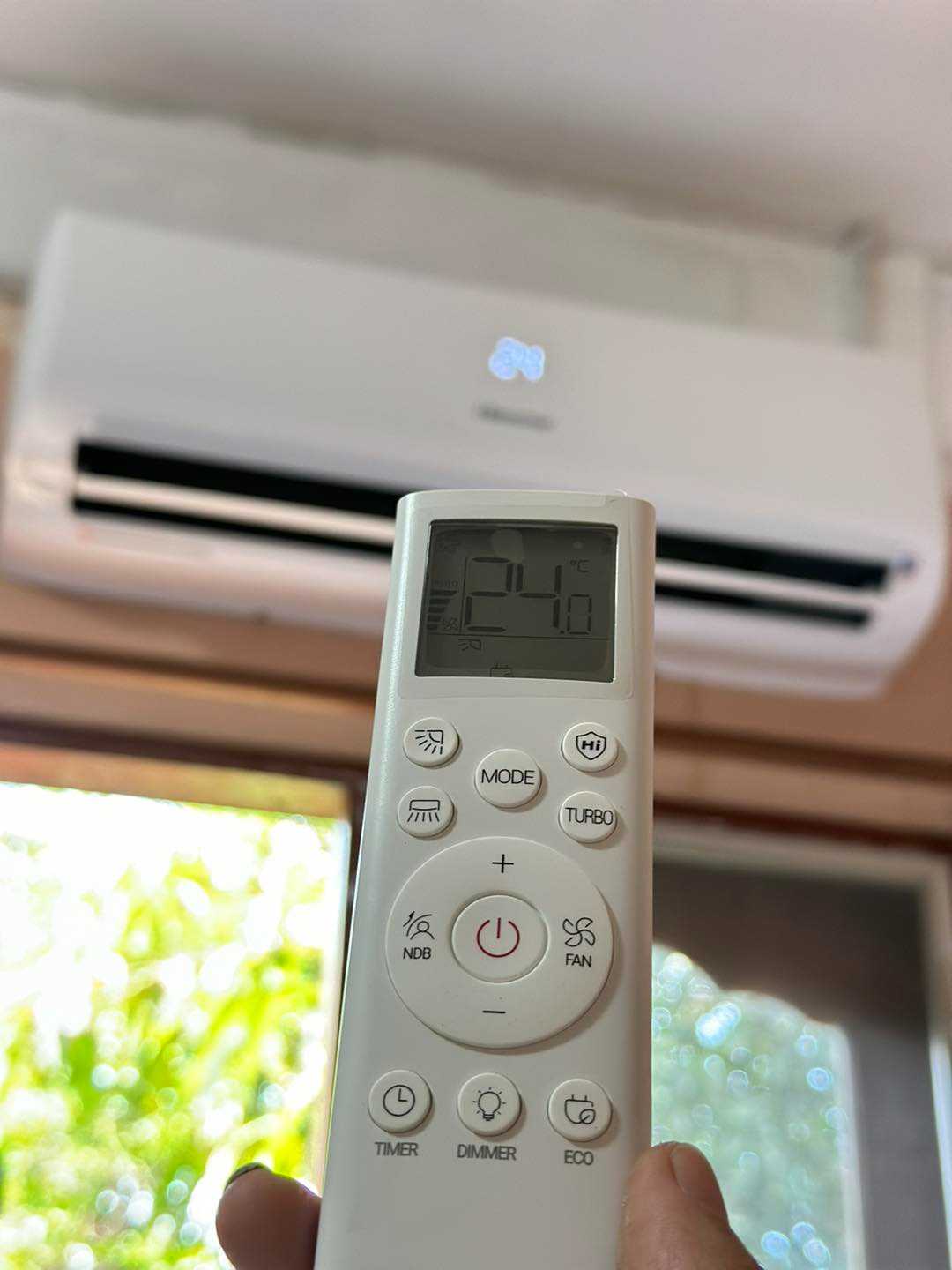 ติดตั้งเครื่องปรับอากาศแบบติดผนัง (Wall Type) 9,000 - 17,000 BTU