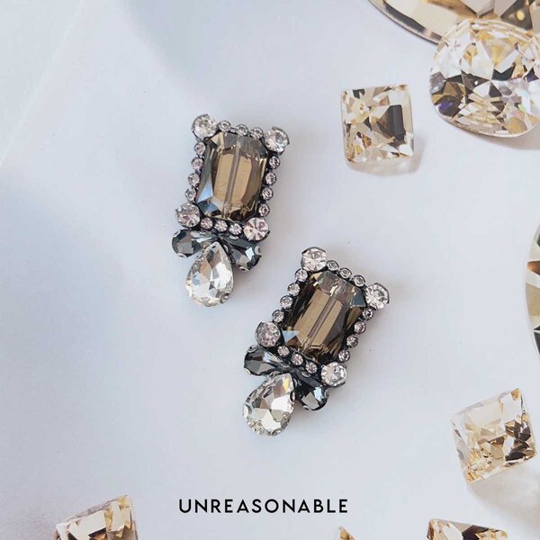 ต่างหูพลอยกระจกสีน้ำตาล Earrings ต่างหูคลิป ต่างหูก้านเงินแท้ UA0607-02 Unreasonable Accessories