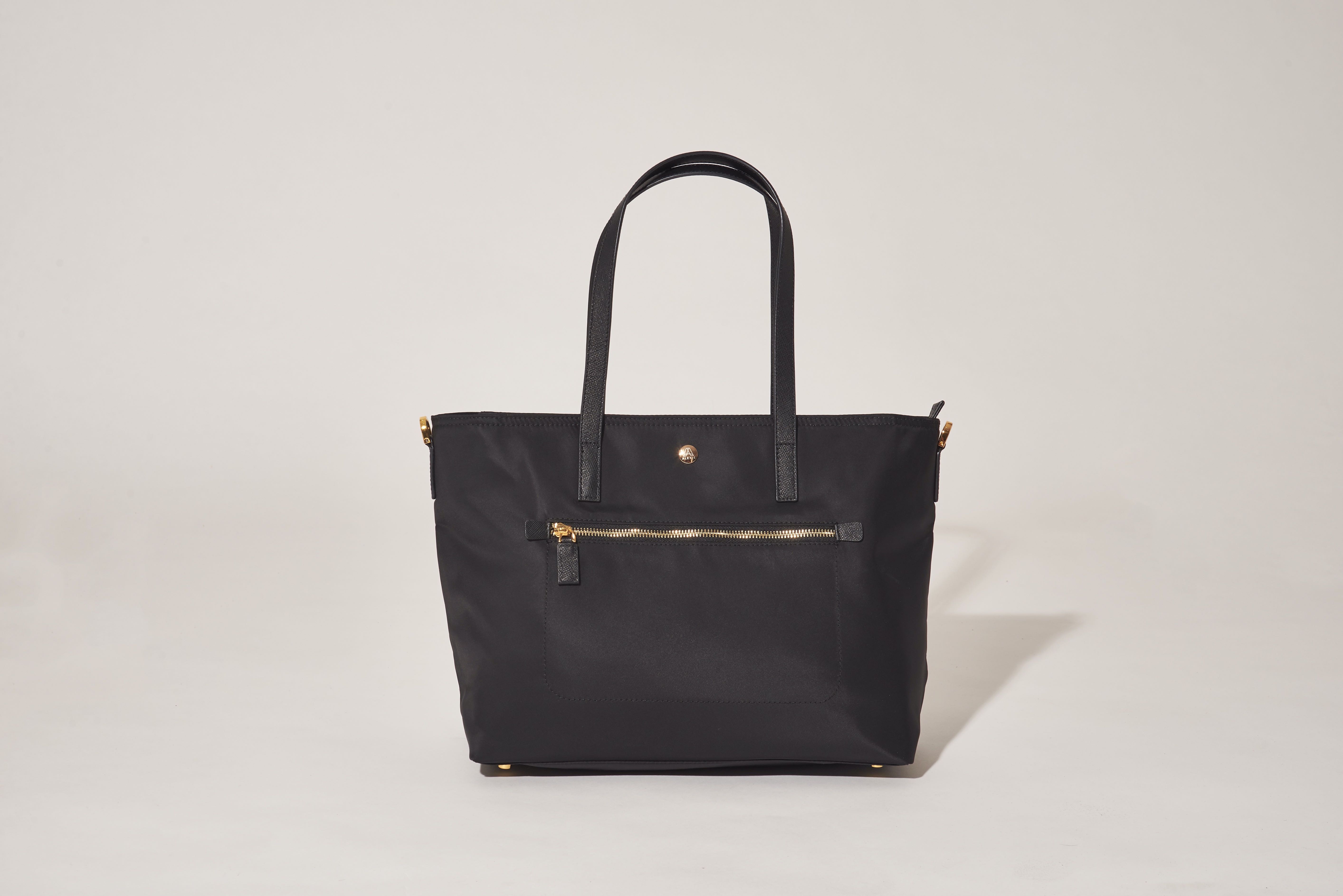 Tote Me in Black