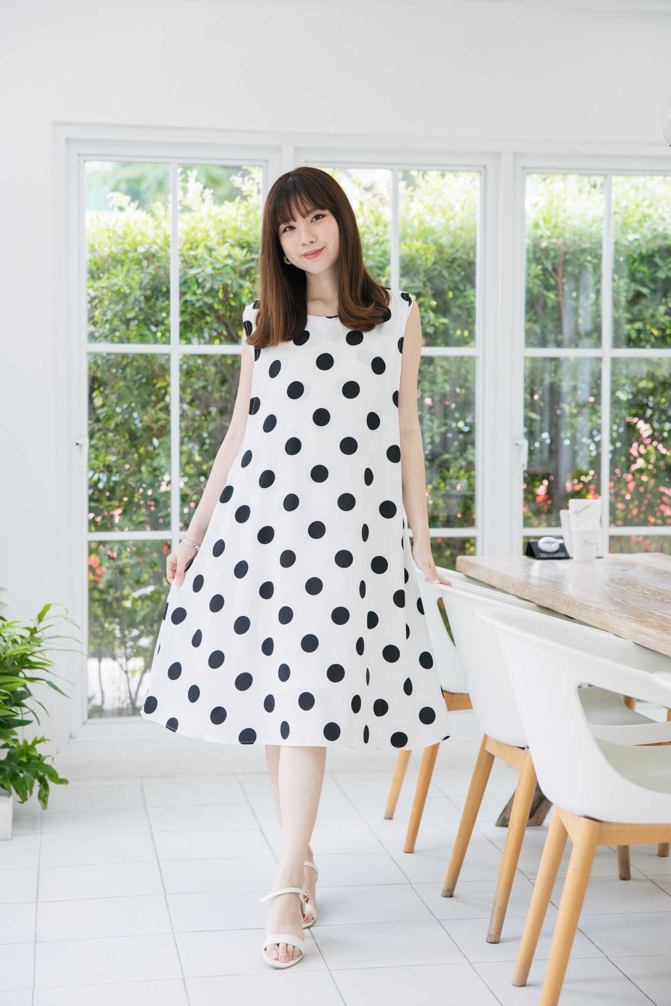 ชุดให้นม White polka dot long dress