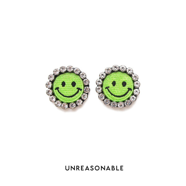 ต่างหู หน้ายิ้ม สีเขียว ต่างหูคลิป ต่างหูก้านเงินแท้ น้ำหนักเบา UA0885-03 Unreasonable Accessories