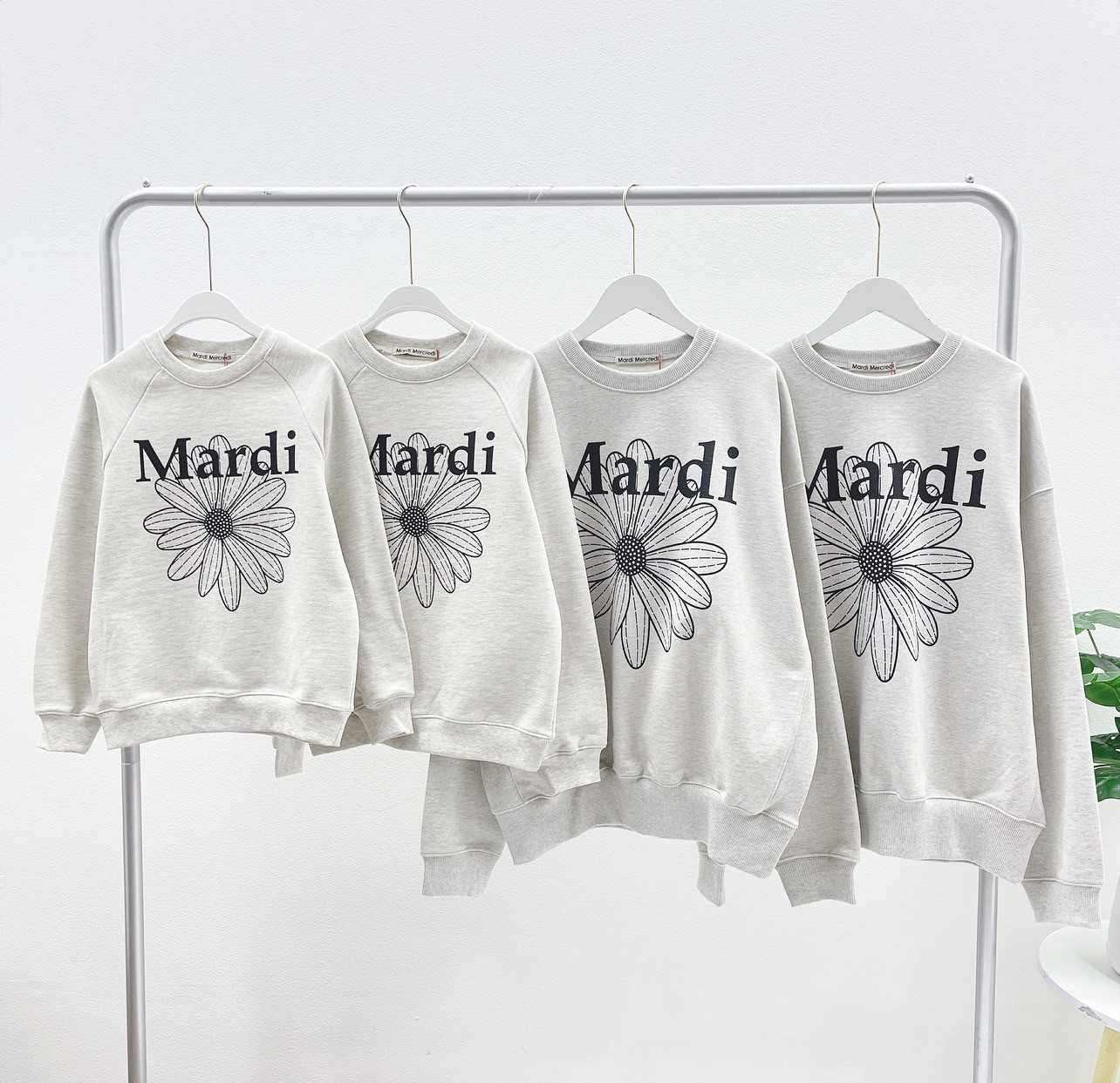 Mardi Flower Sweatshirt (Oatmeal/Black)