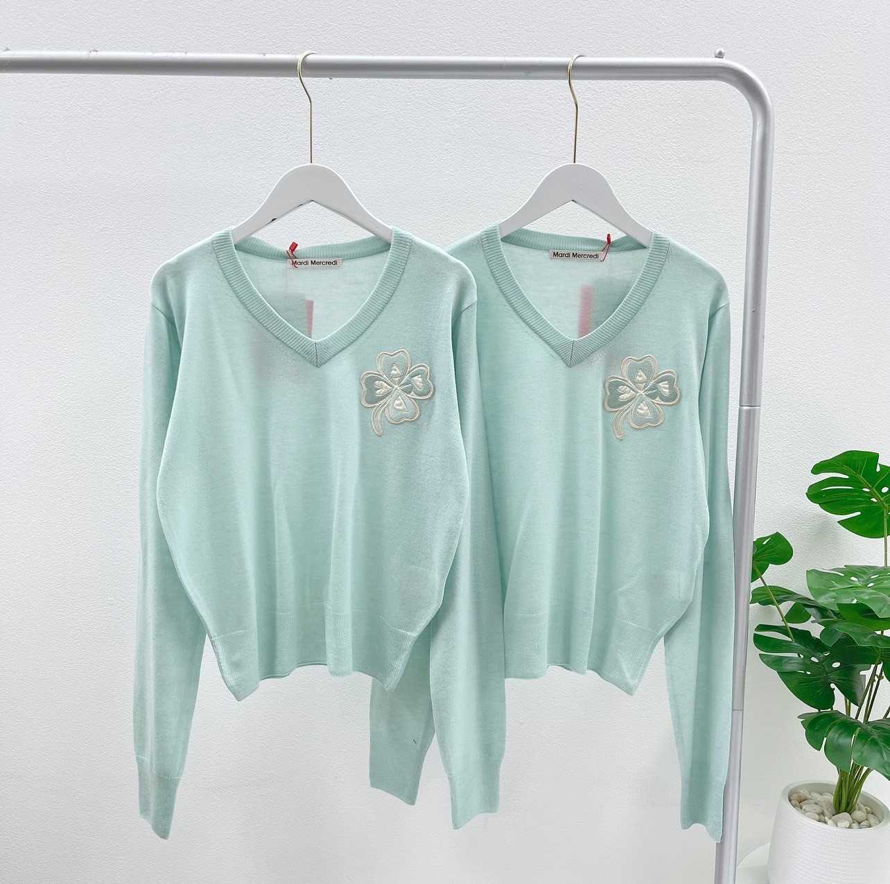 Mardi  Clovermardi Cropped V Neck Wool (Mint)