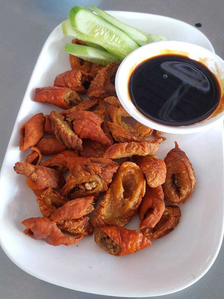 ไส้พะโล้ทอด Fried stewed pig intestine