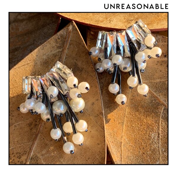 ต่างหู สีดำ ต่างหูคลิป ต่างหูก้านเงินแท้ น้ำหนักเบา สวยใส่สบาย UA0602-01 Unreasonable Accessories