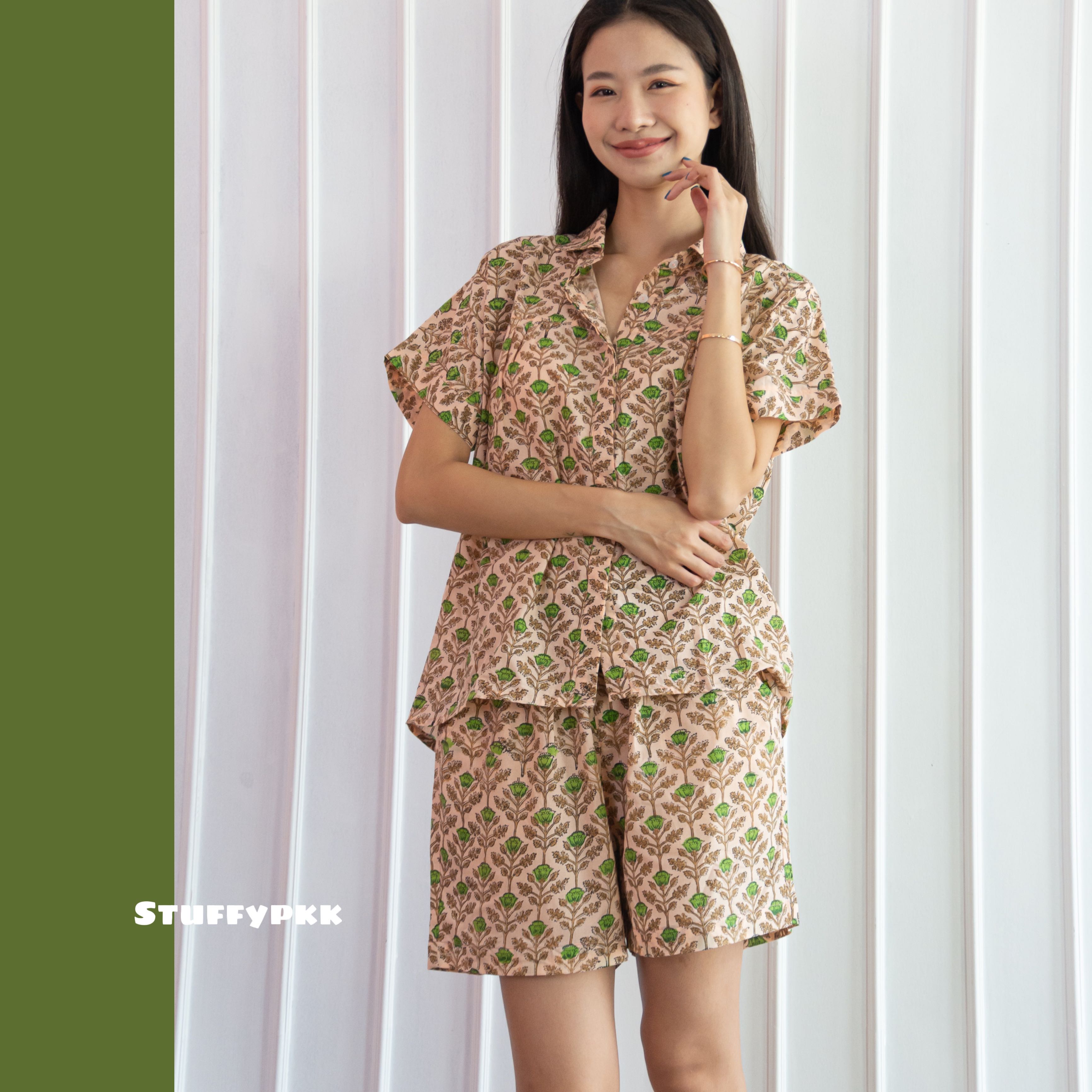 𝐂𝐨𝐬𝐦𝐨 𝐬𝐡𝐢𝐫𝐭 𝐬𝐞𝐭 สีครีมดอกเขียว