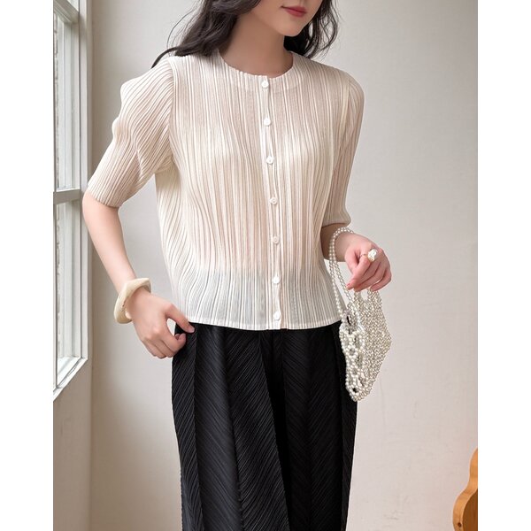 2MUAY รุ่น GJO11307 เสื้ออัดพลีท ROUND NECK BUTTON FRONT PLEATED TOP