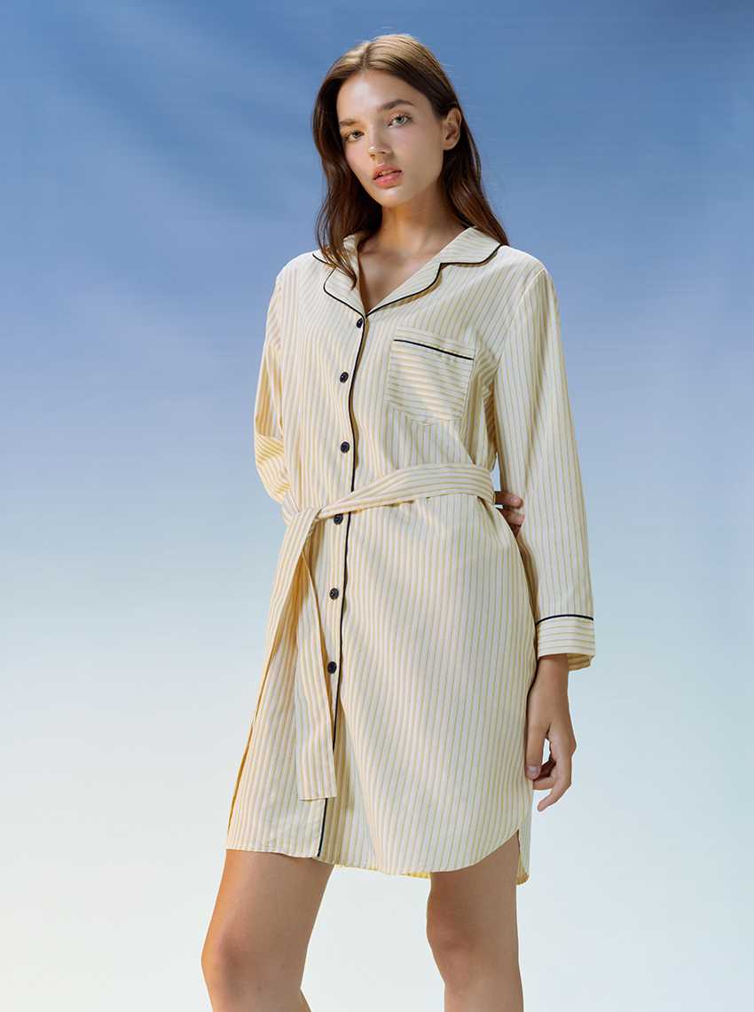 Sabina Sleepwear เดรสชุดนอนแขนยาว แถมฟรี ยางมัดผม รหัส SDG24020YD - สีเหลืองเข้ม