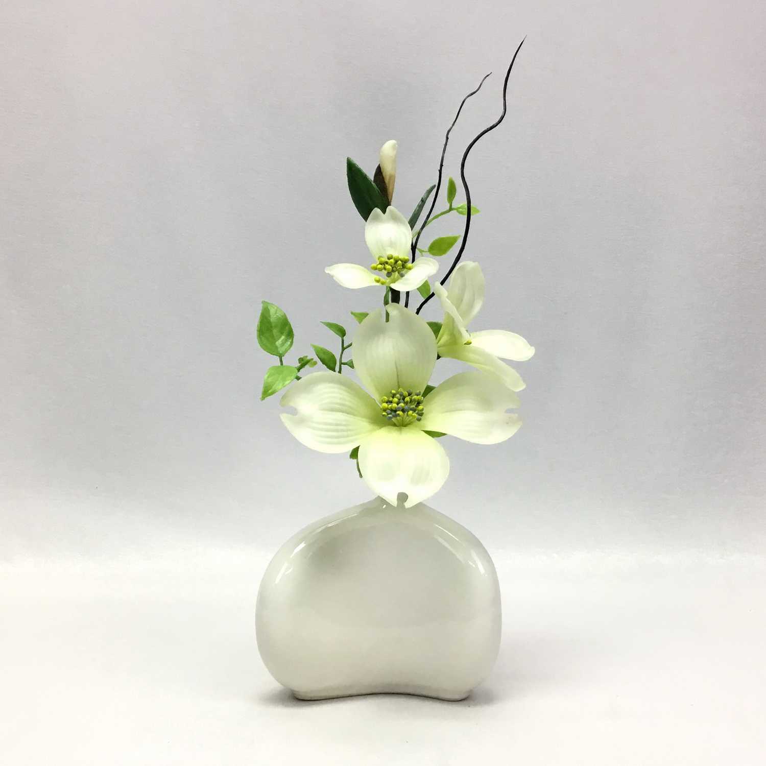 ดอก Dogwood แจกันดอกไม้ประดิษฐ์  CR-59164-W Cream-Green