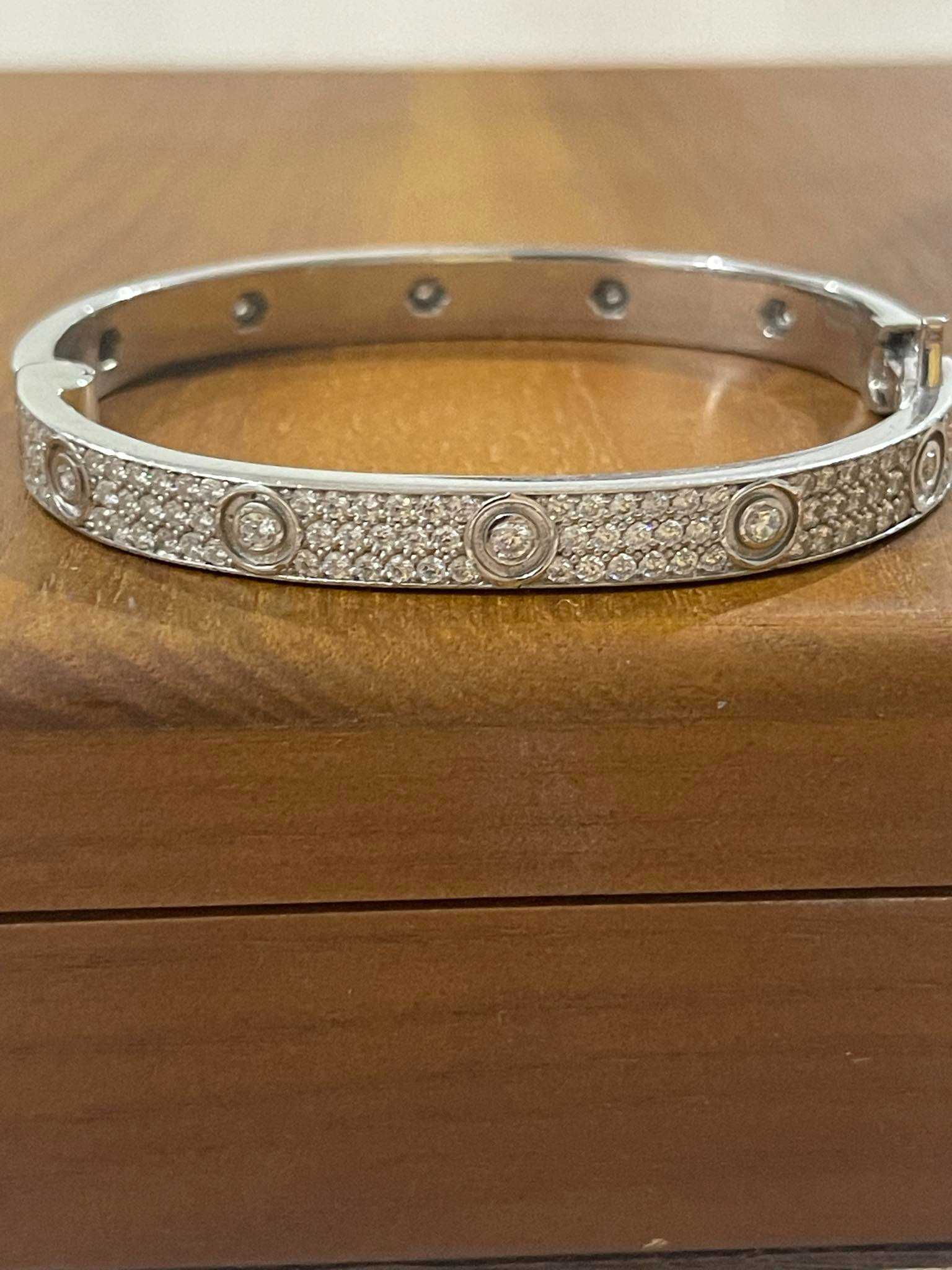 bangle bracelet in full diamond