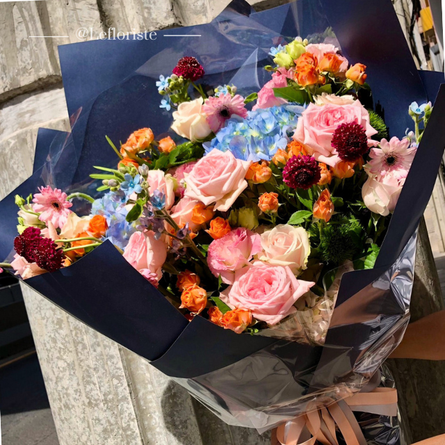 ช่อดอกไม้สด  Blooming Elegance 32