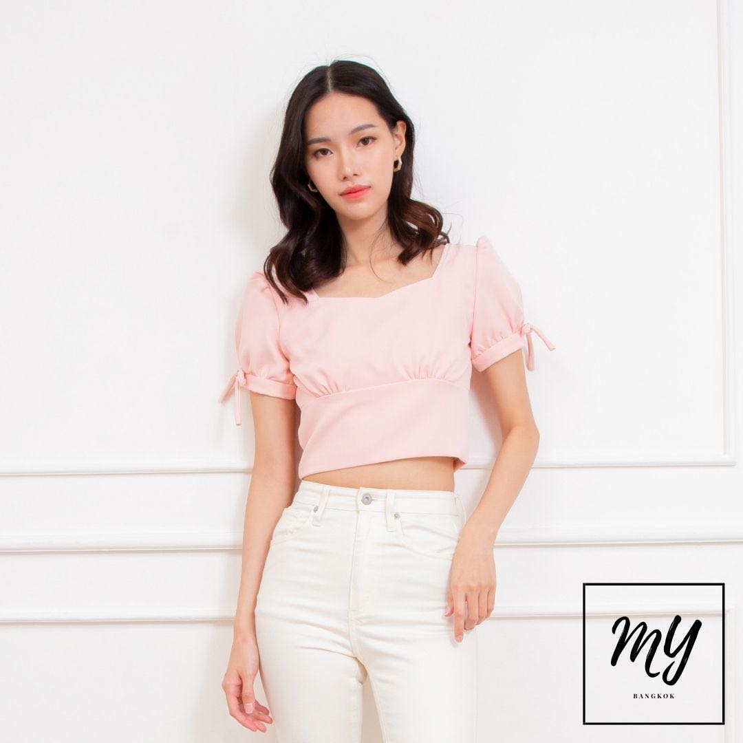 เสื้อครอปแขนตุ๊กตา อัดกาวทั้งตัว (Baby Pink) - Candy Puffed Sleeve Crop Top