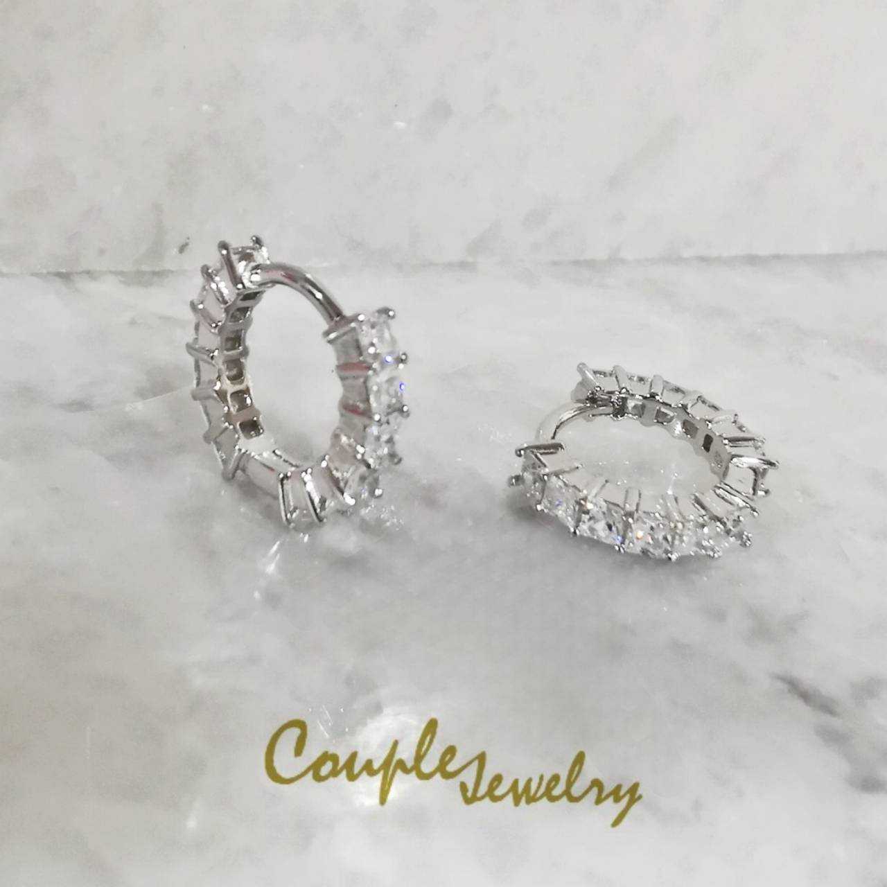 Couple jewelry ต่างหูแท้925 ชุบทองคำขาว ทรงห่วงฝังเพชรคิวบิกเซอร์โคเนียร์(CZ) รอบวง
