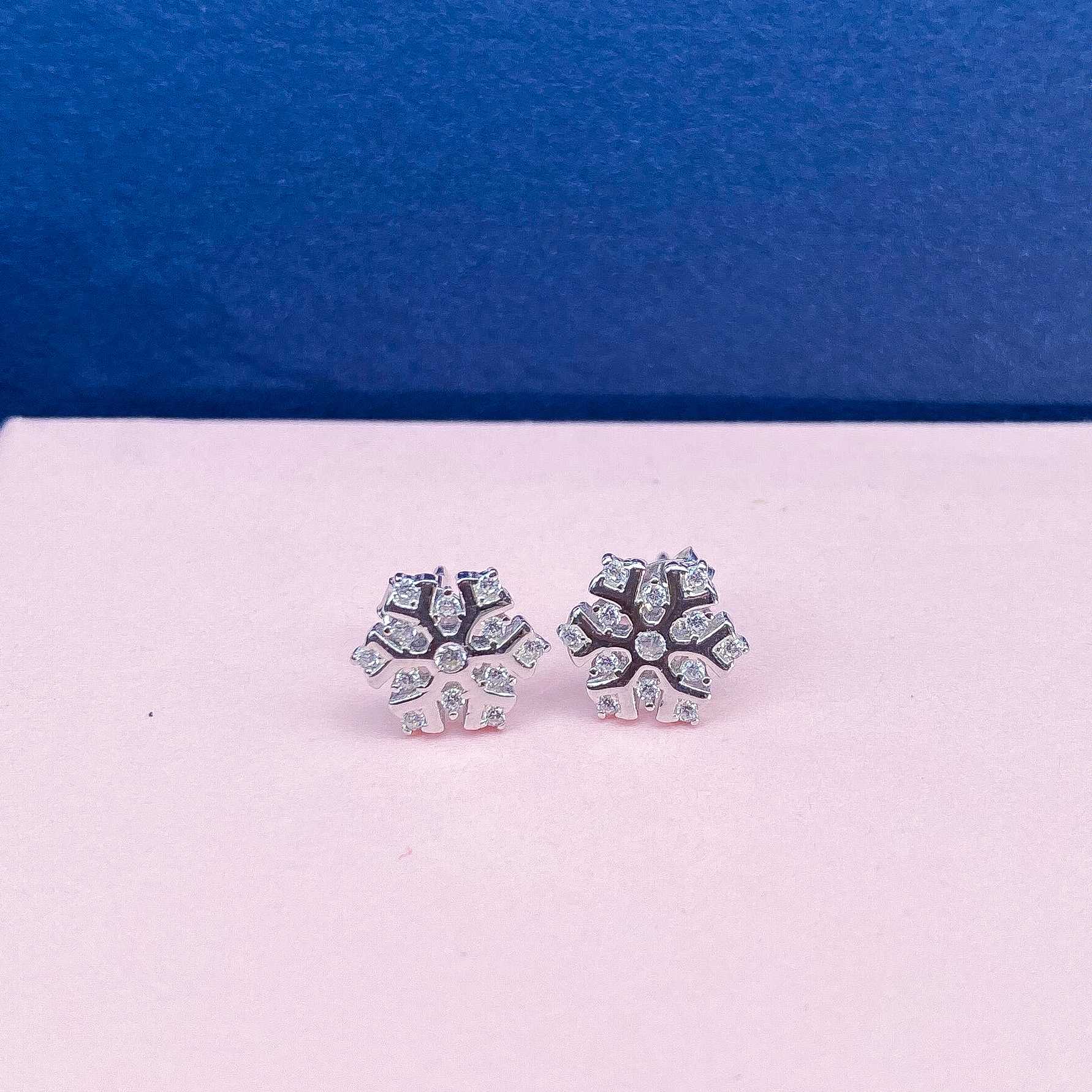 E214 - ต่างหู มินิสโนว์เฟล็ก (Snowflake)