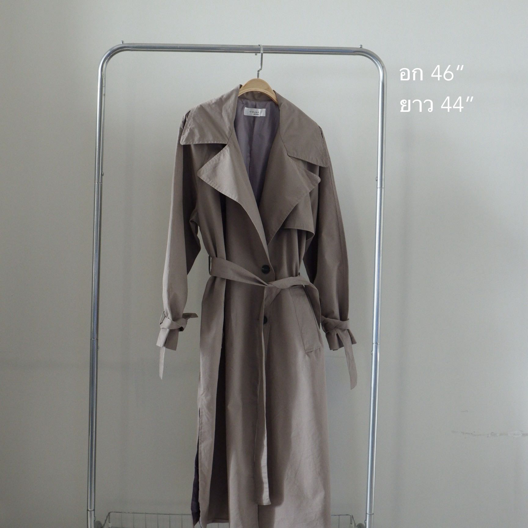 เสื้อเทรนช์โค้ท (Trench Coat)