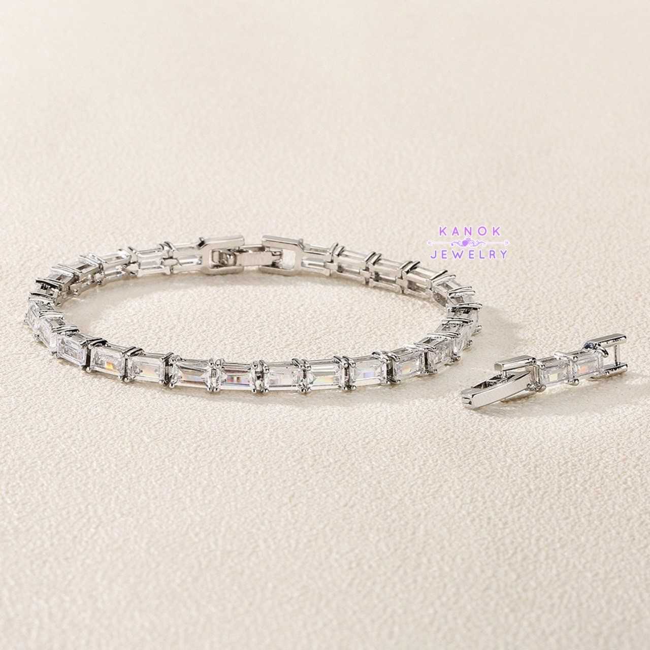 Kanok Jewelry /สร้อยข้อมือประดับเพชรสังเคราะห์ CZ  / จัดส่งฟรี EMS /B020