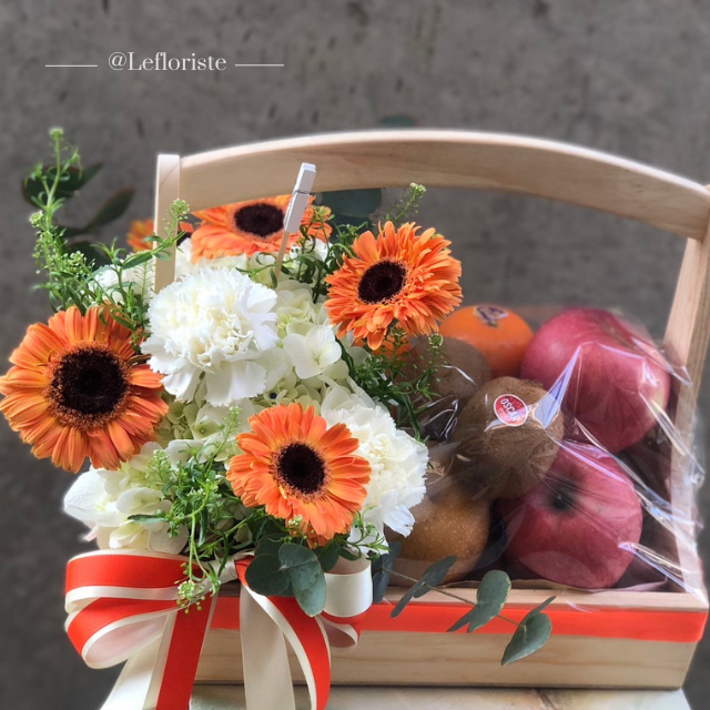 กระเช้าผลไม้ ของขวัญ Elegant Grace 7