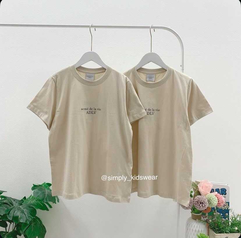 พร้อมส่ง  ADLV Women' Basic Small Logo T-Shirt ( Biege )