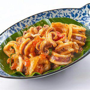 หมึกผัดไข่เค็ม • Stir Fried Quids with Salted Eggs