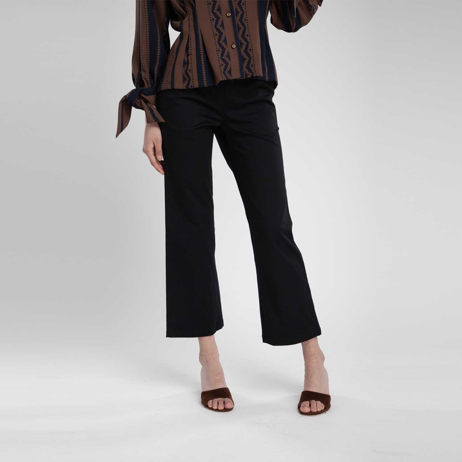QueenCows กางเกงหลังคลอด Renn Wide Leg (Black)