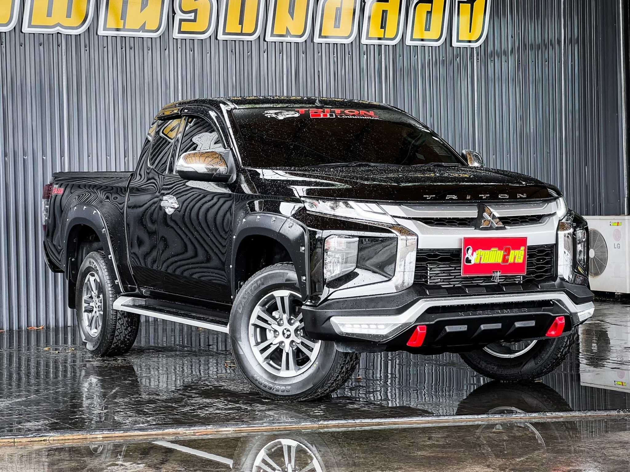 MITSUBISHI  TRITON  CAB  GLS  PLUS