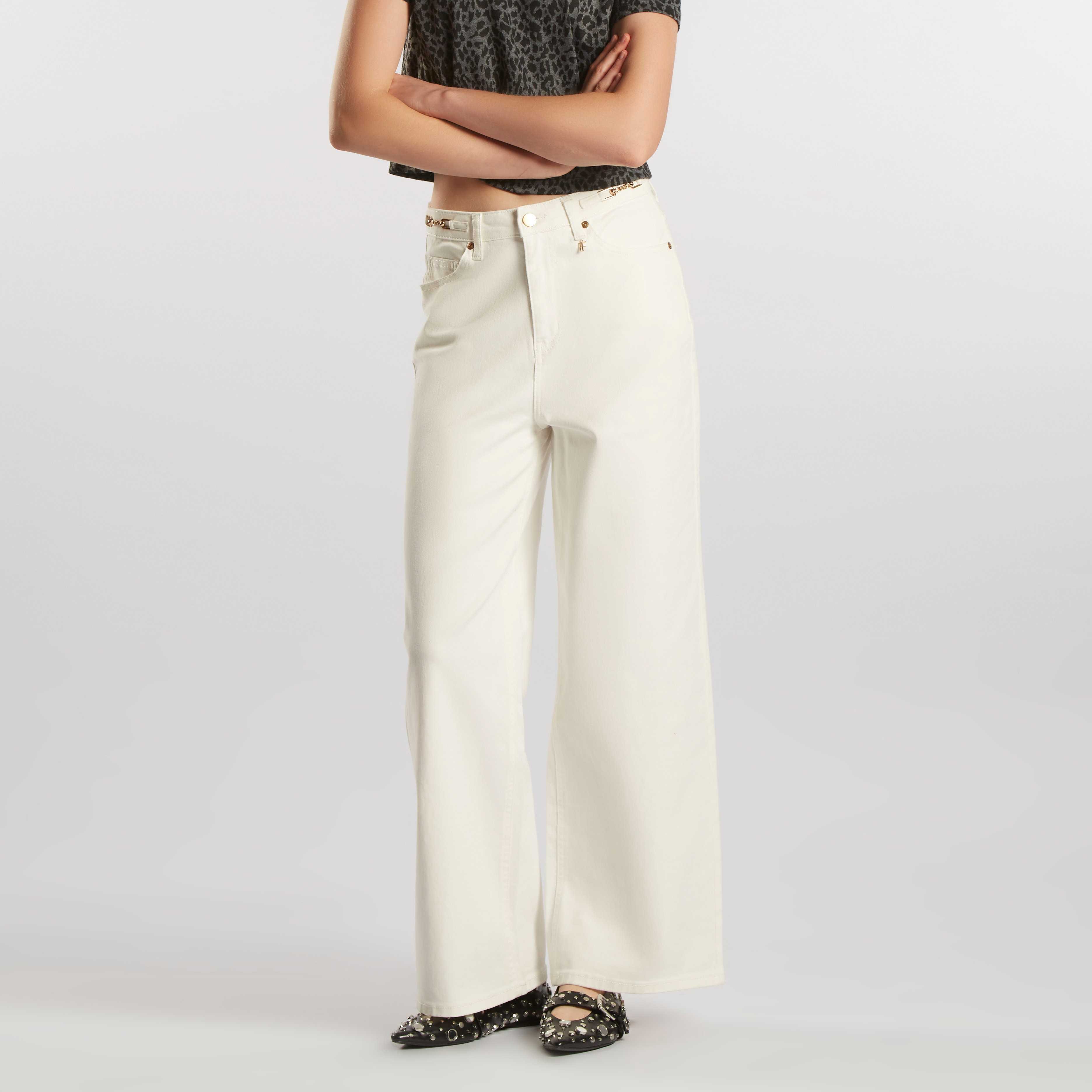 กางเกงยีนส์ขาวทรงขากว้าง | Wide Leg White Denim Trousers with Lion Head Buckle | 06382