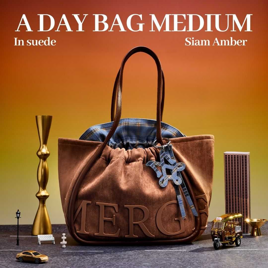 (Central World) จองคิว A Day Bag Medium - Siam Amber