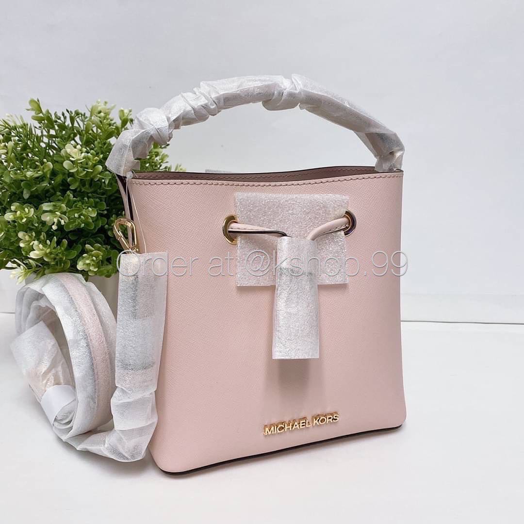 Michael Kors - Suri Small Bucket Crossbody