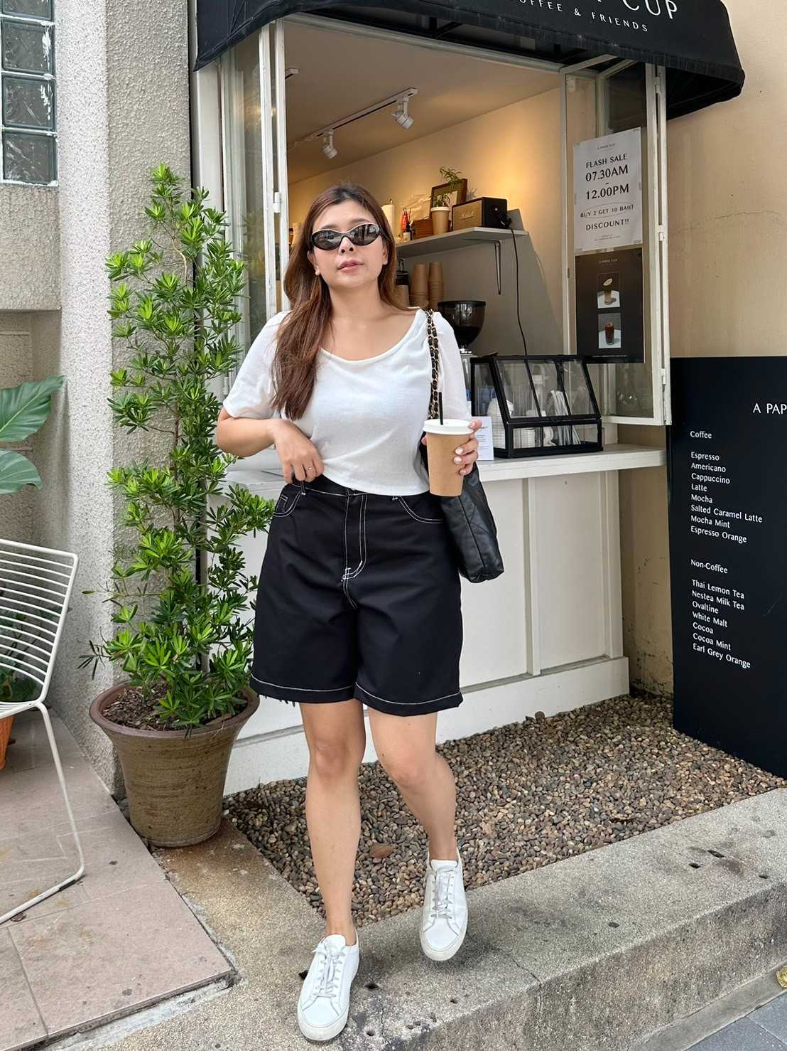 SUGAR BLACK SHORTS