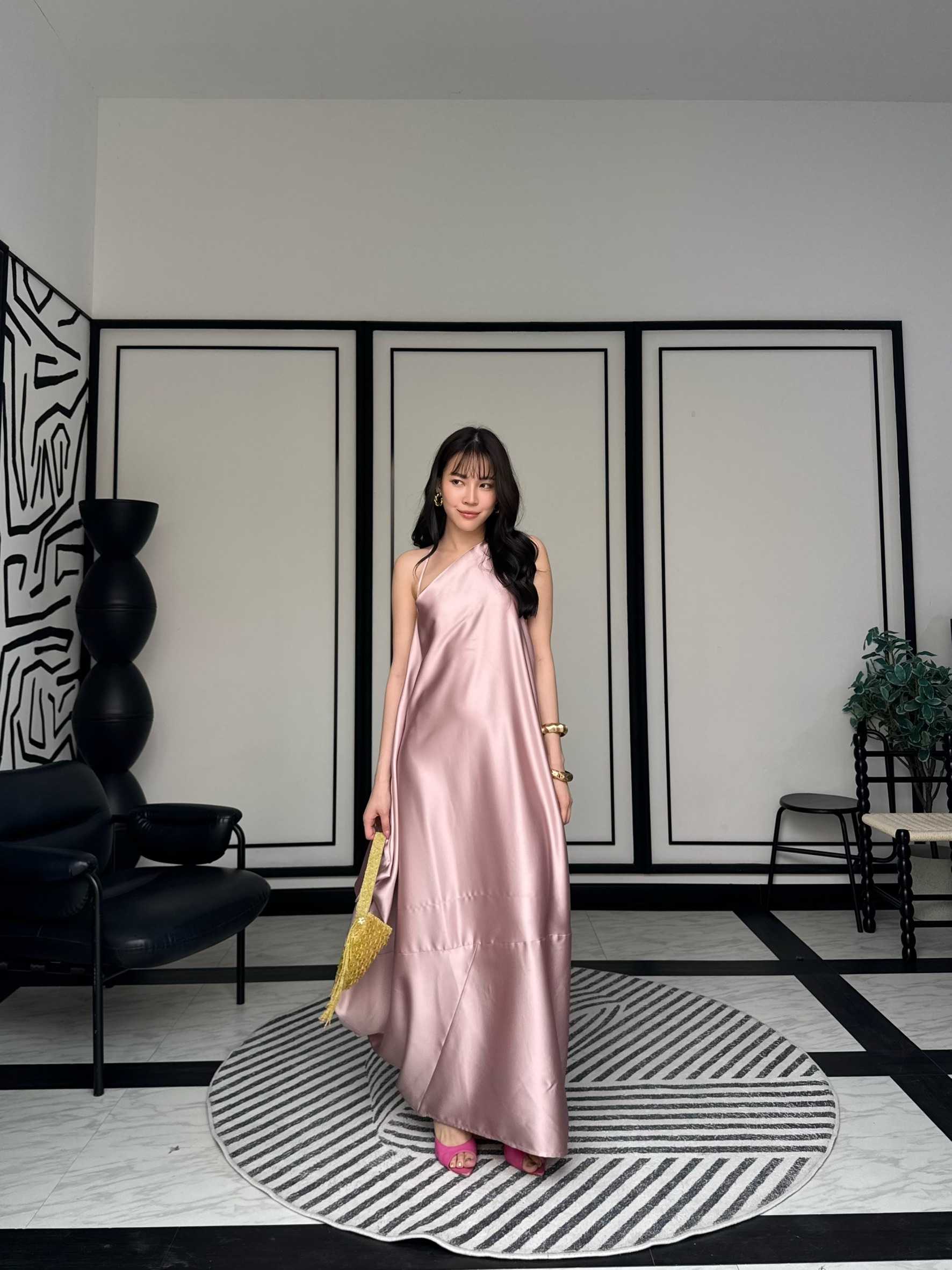 Kinsley Dress มี 4 สี เดรสซาติน เดรสไปงาน เดรสออกงาน เดรสไปงานแต่ง