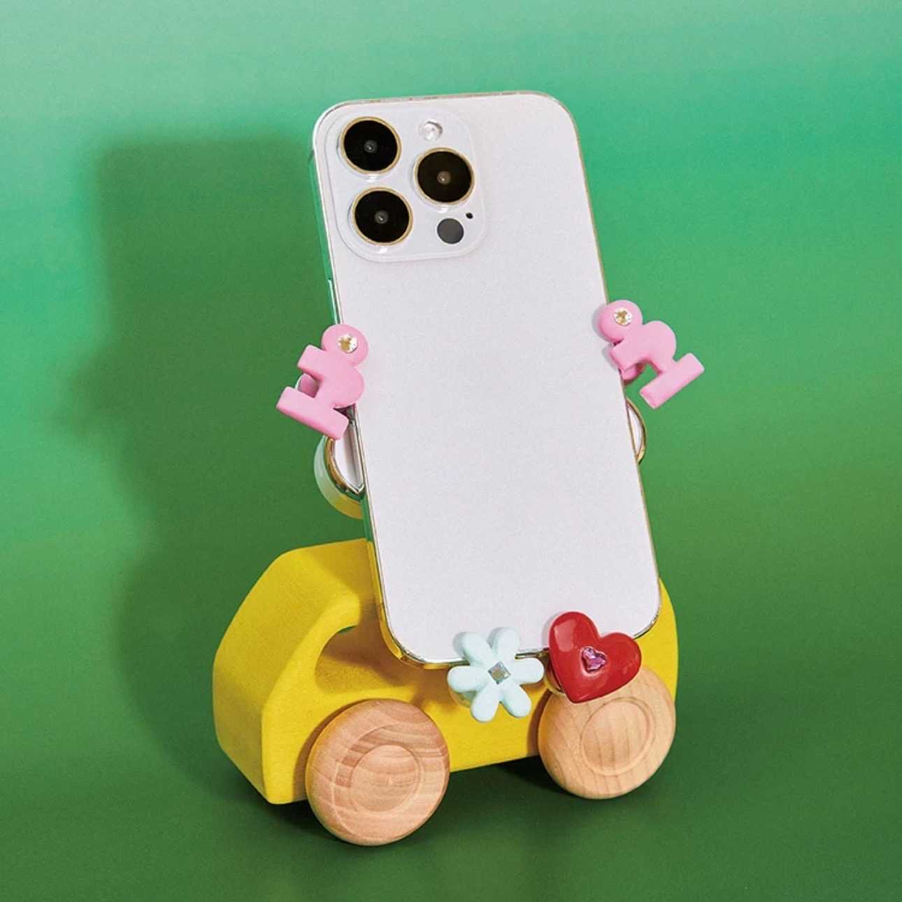 TAGi | Floating garden mobile phone car mount (preorder 7-14 days)