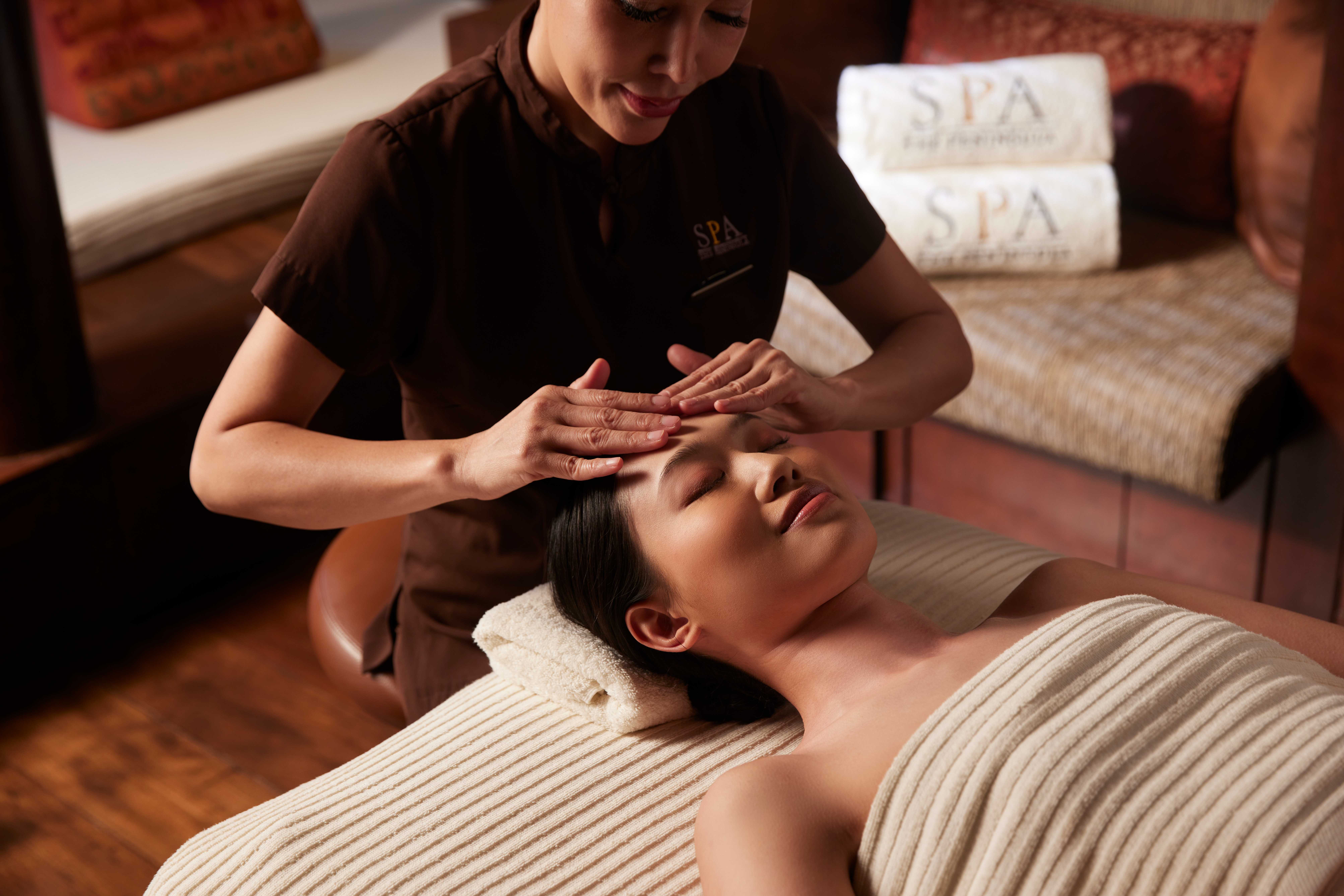 Margy's Illuminating Facial (Weekday)