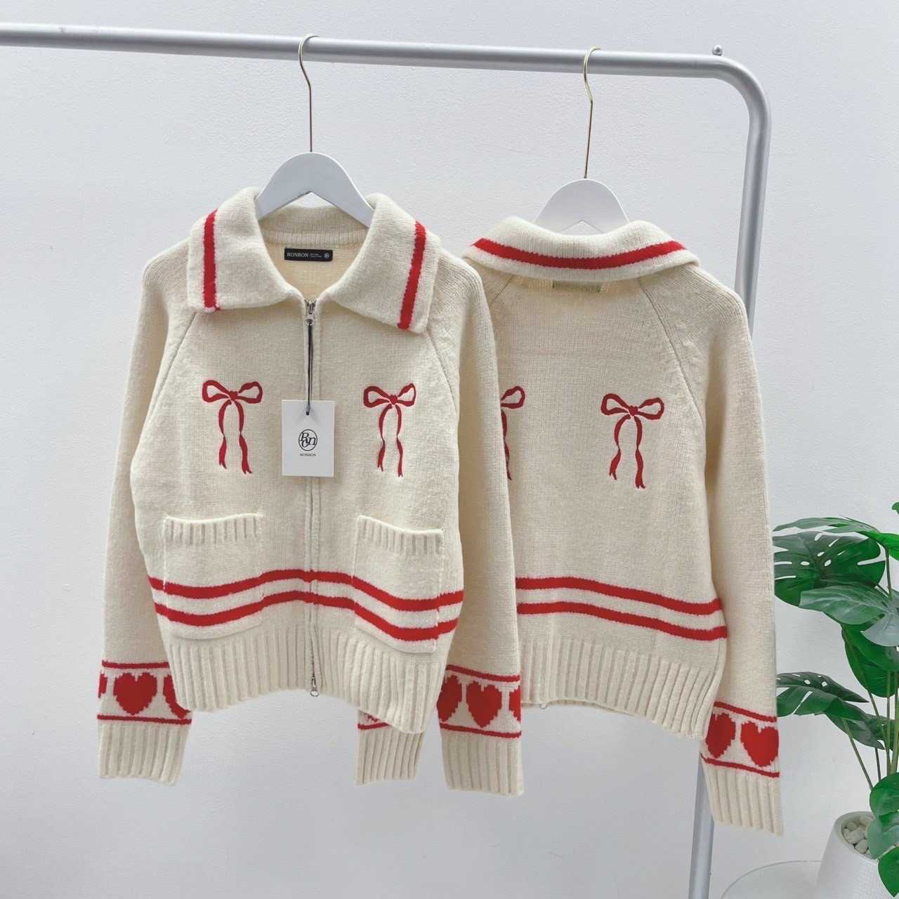Ronron Ribbon Zip Sweater (Beige/Red)