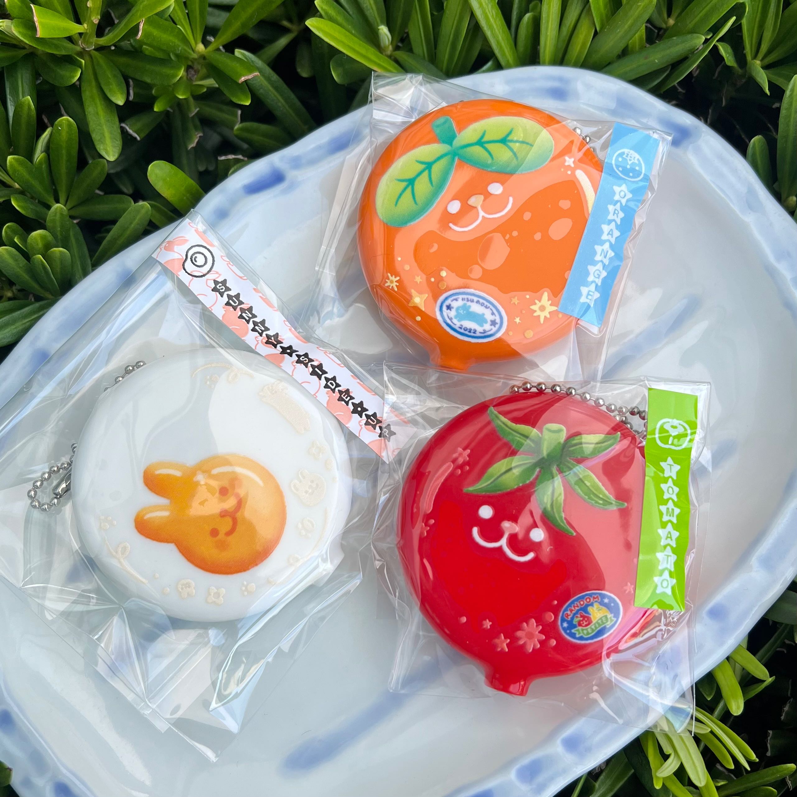 ROUND COIN POCKET KEYCHAIN | LINE SHOPPING