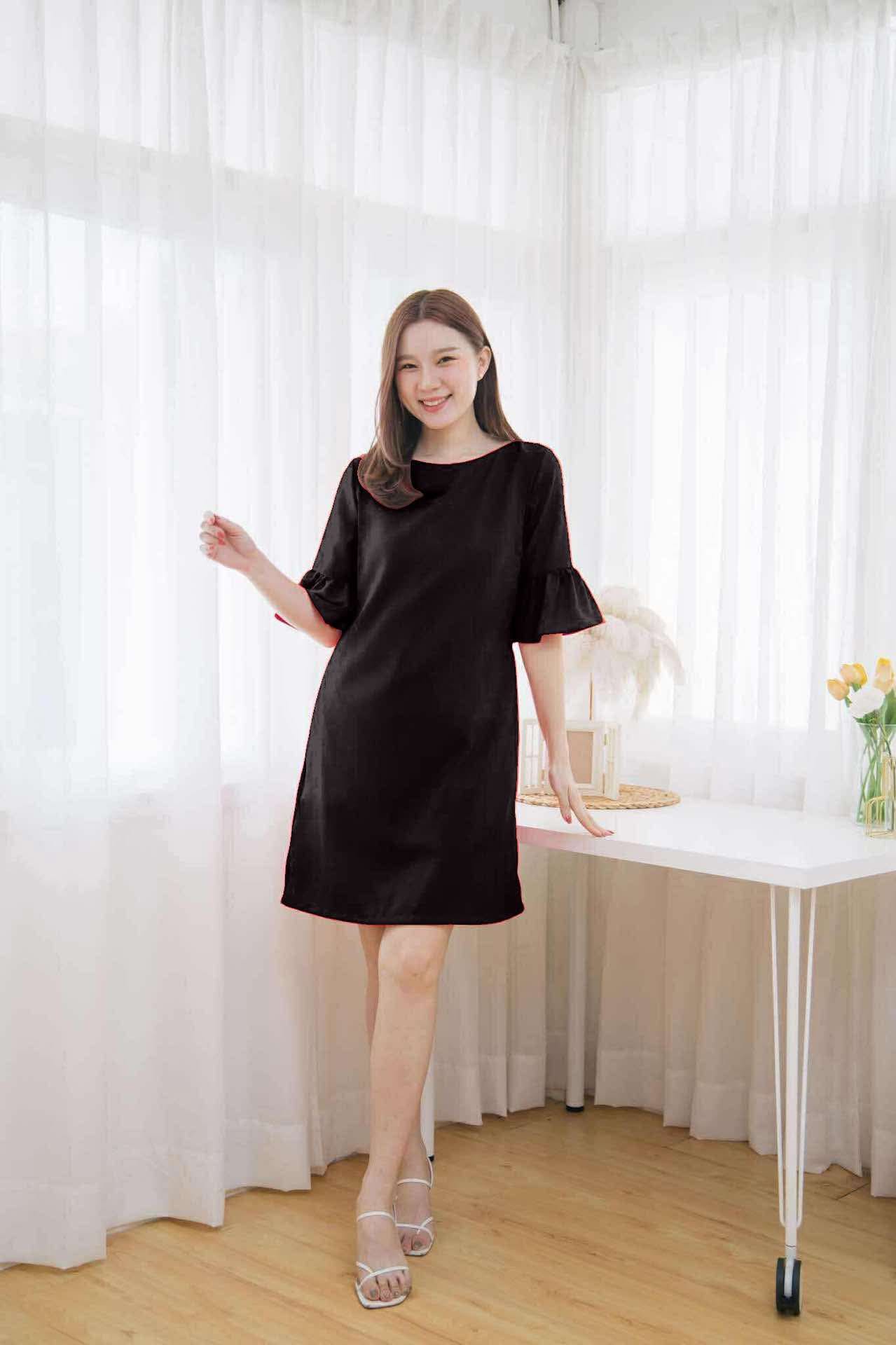 ชุดให้นมสีดำ Black bell dress