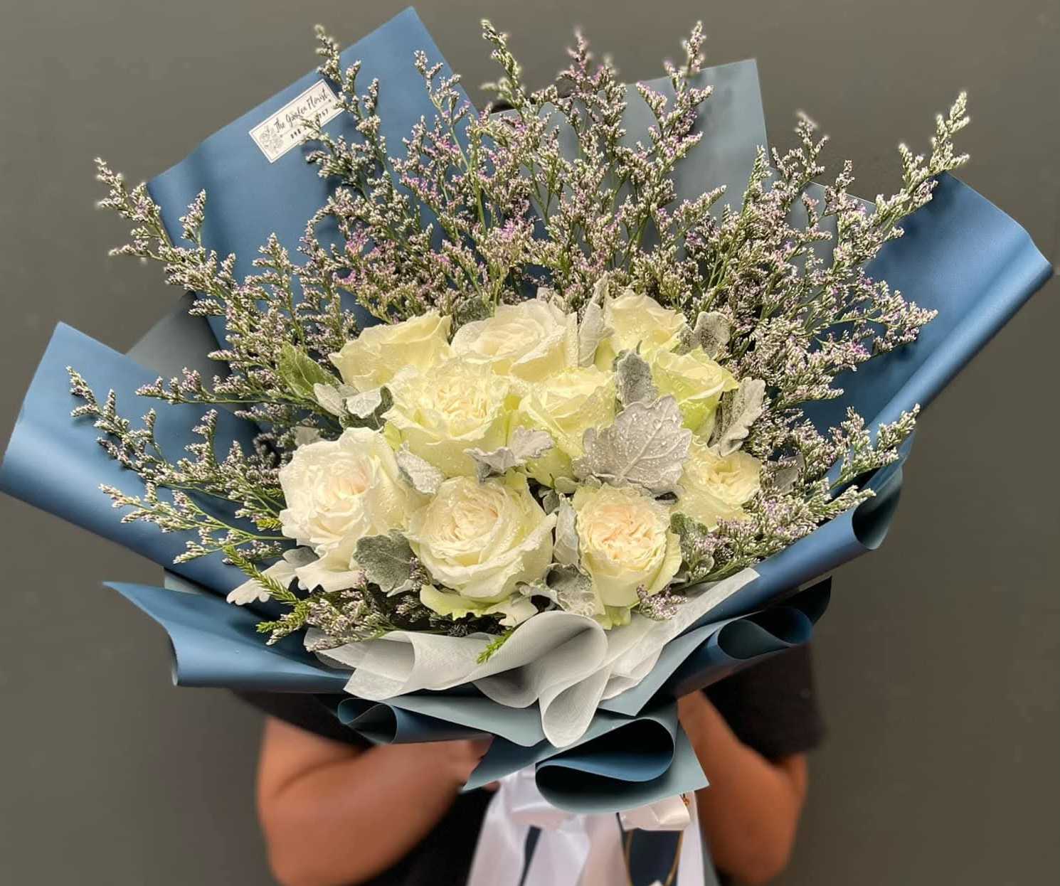 ช่อดอกไม้สดกุหลาบขาว 10 ดอก L