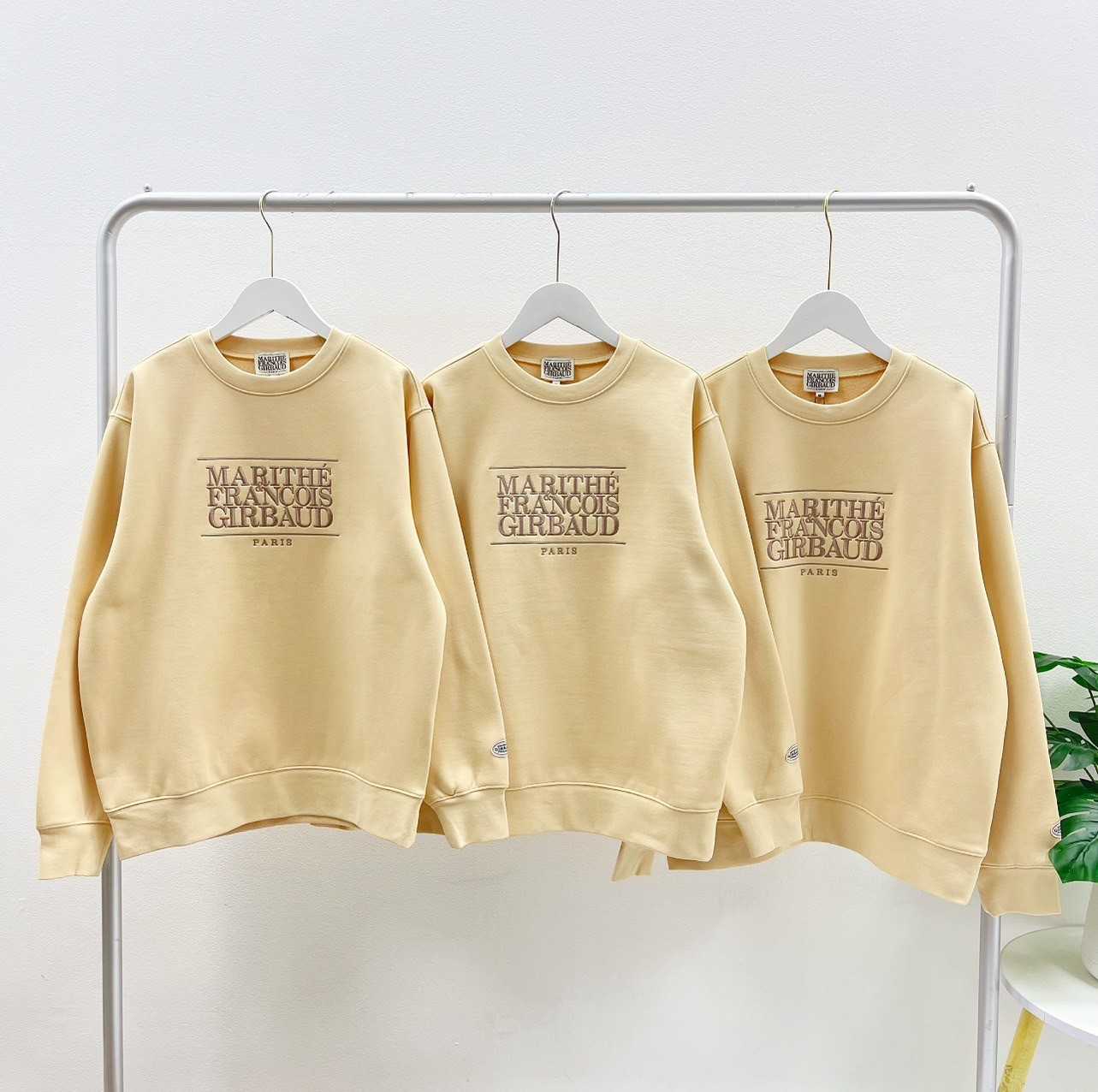 Marithe Classic Logo Sweatshirt (Yellow)