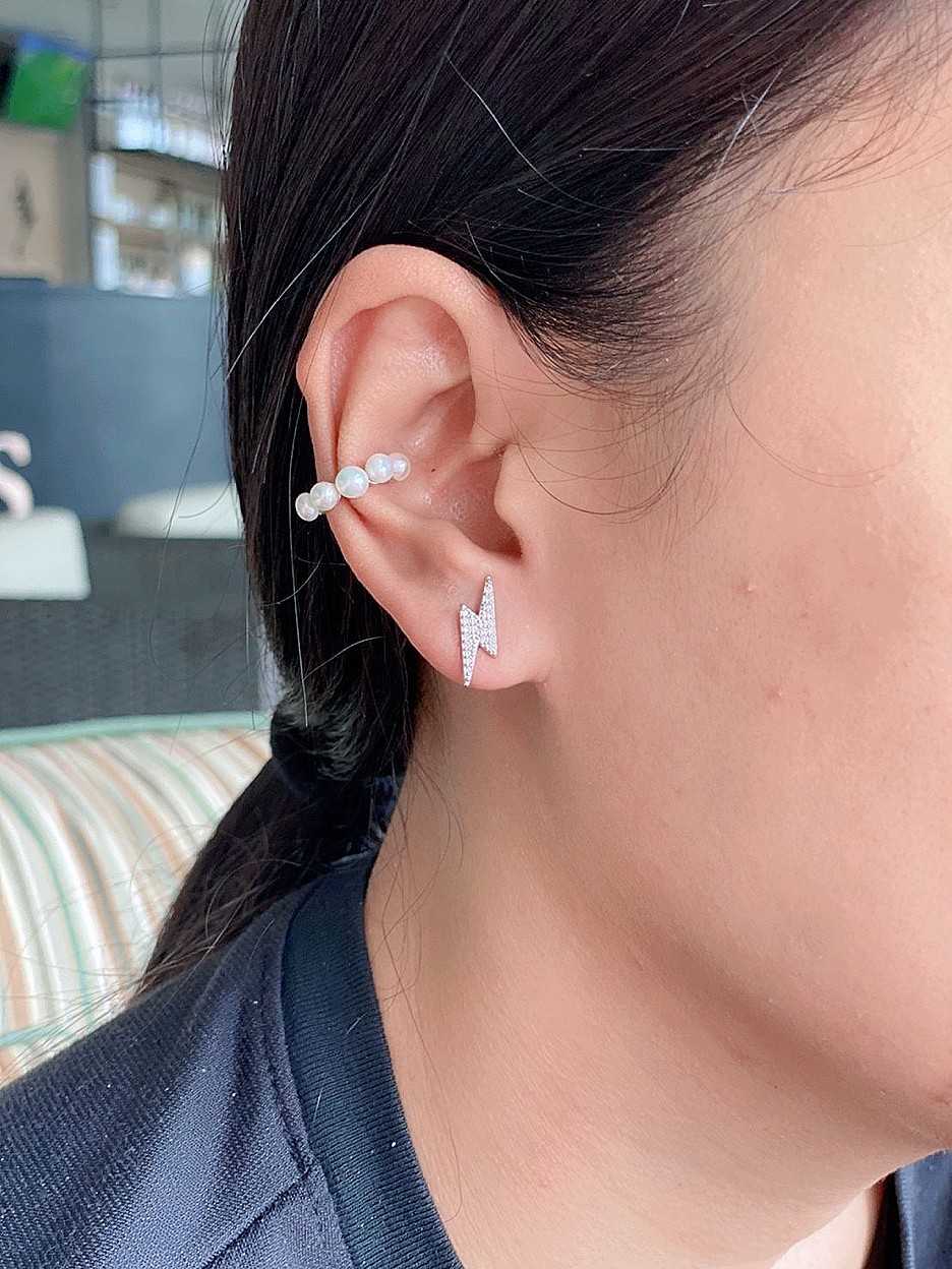 E215 - ต่างหู สายฟ้า