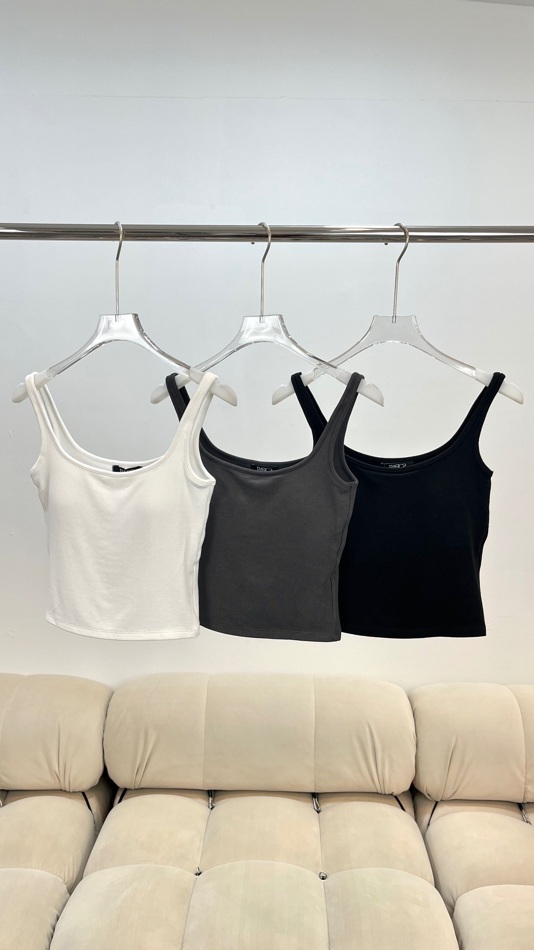 M027 : Basics Tank Top