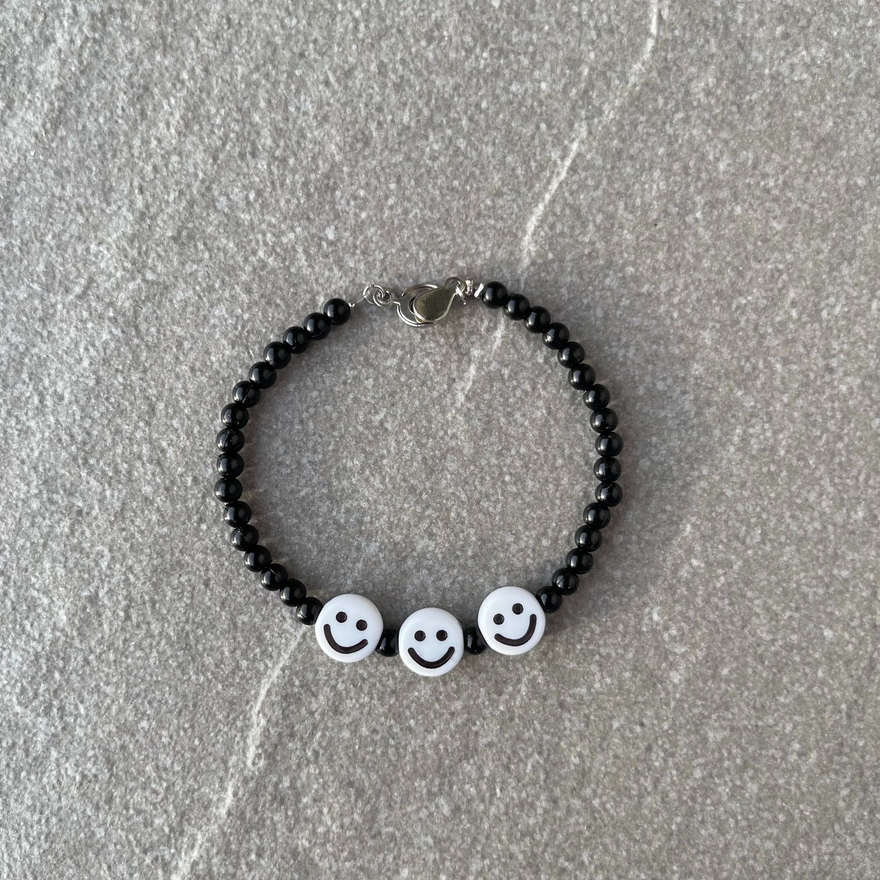 ☻︎ พร้อมส่ง ☻︎ (Ready to ship!) Smiley Bracelet