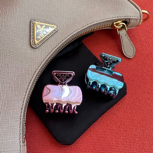 หนีบ Prada โลหะ