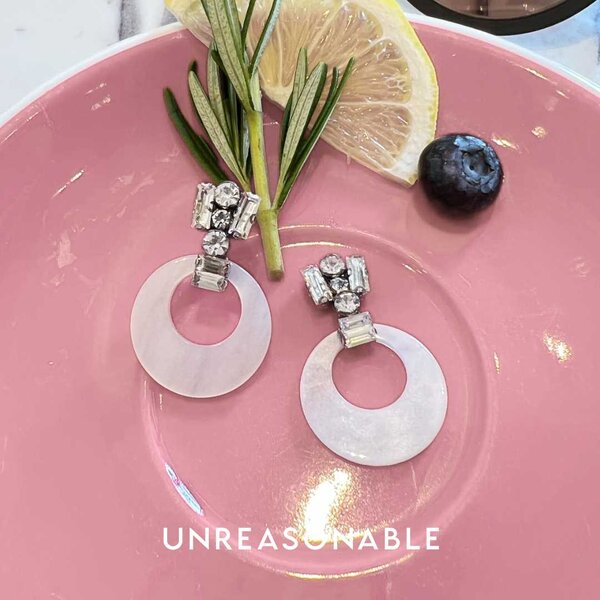 ต่างหู Drop สีขาว ต่างหูคลิป ต่างหูก้านเงินแท้ น้ำหนักเบา สวยใส่สบาย UA0791-01 Unreasonable Acces...