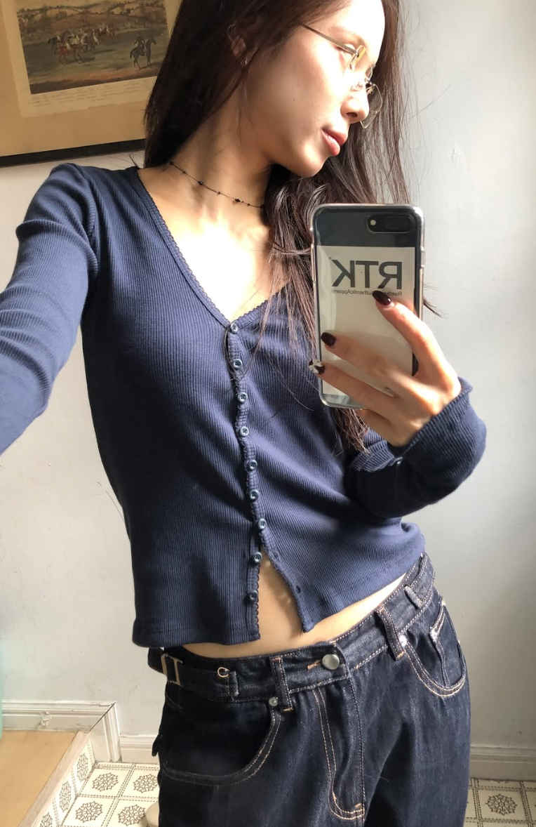 PIN V NECK CARDIGAN (พร้อมส่ง | PRE ORDER)