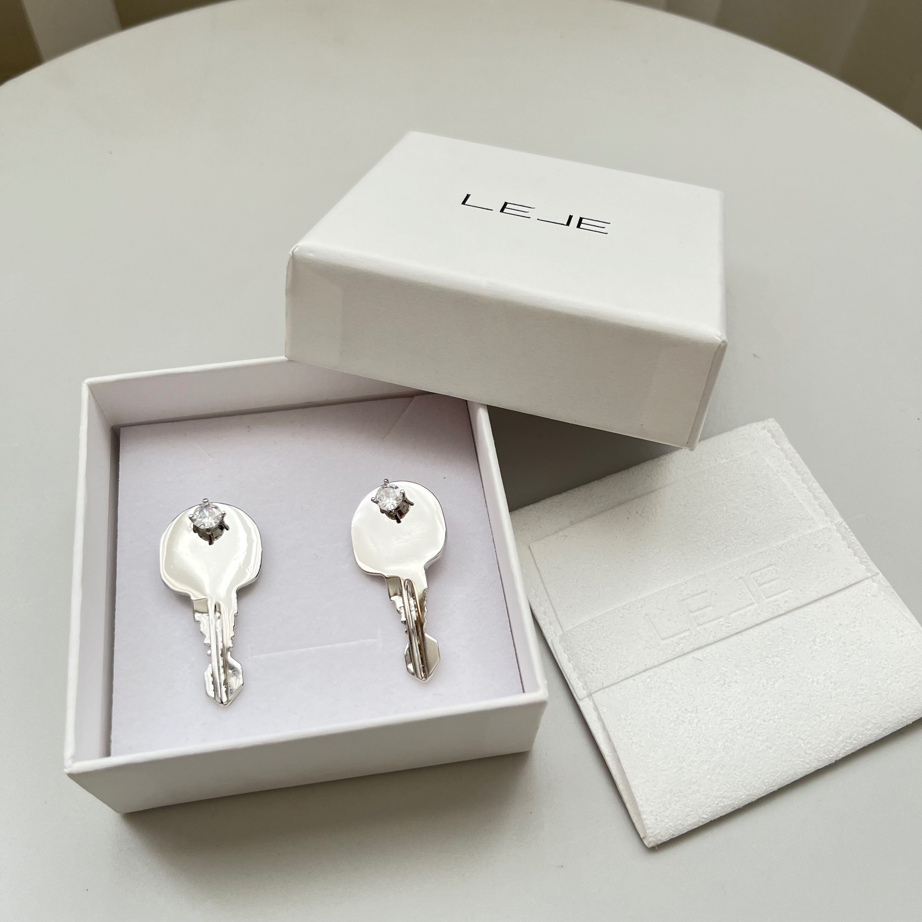 SALE Leje LA CLÉ Earrings - White