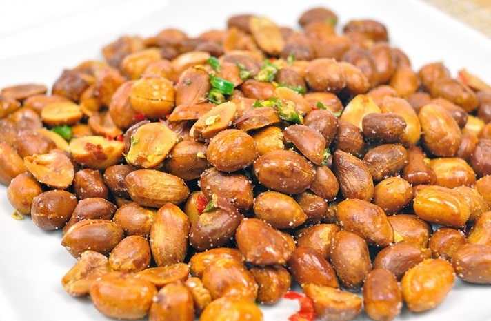 ถั่วลิสงทอด Fried peanuts