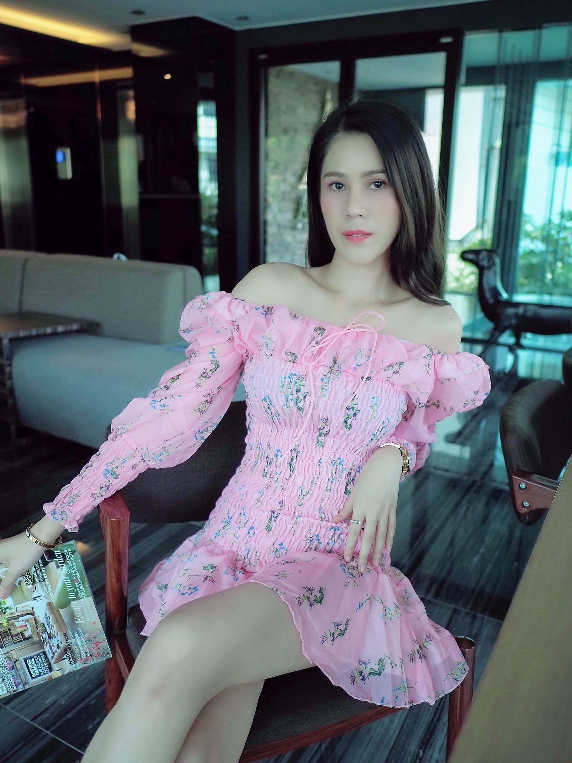 Floral pink dress 💫