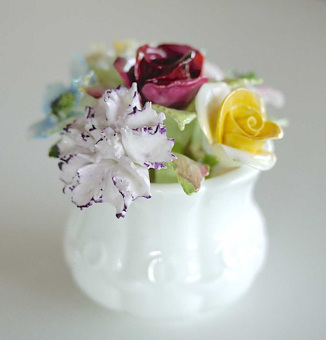 แจกันดอกไม้พอซเซอเลน ตั้งโชว์ Coalport