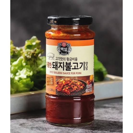 ซอสบุลโกกิหมักหมูสูตรเผ็ด CJ Spicy Bulgogi Sauce for Pork ซอสบาร์บีคิวเกาหลี หมักหมูย่าง ผัด (290g)